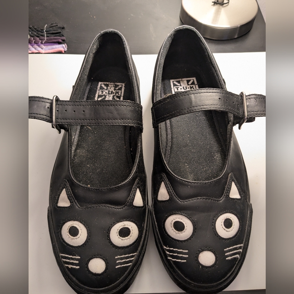 TUK black kitty face mary janes. Size US11